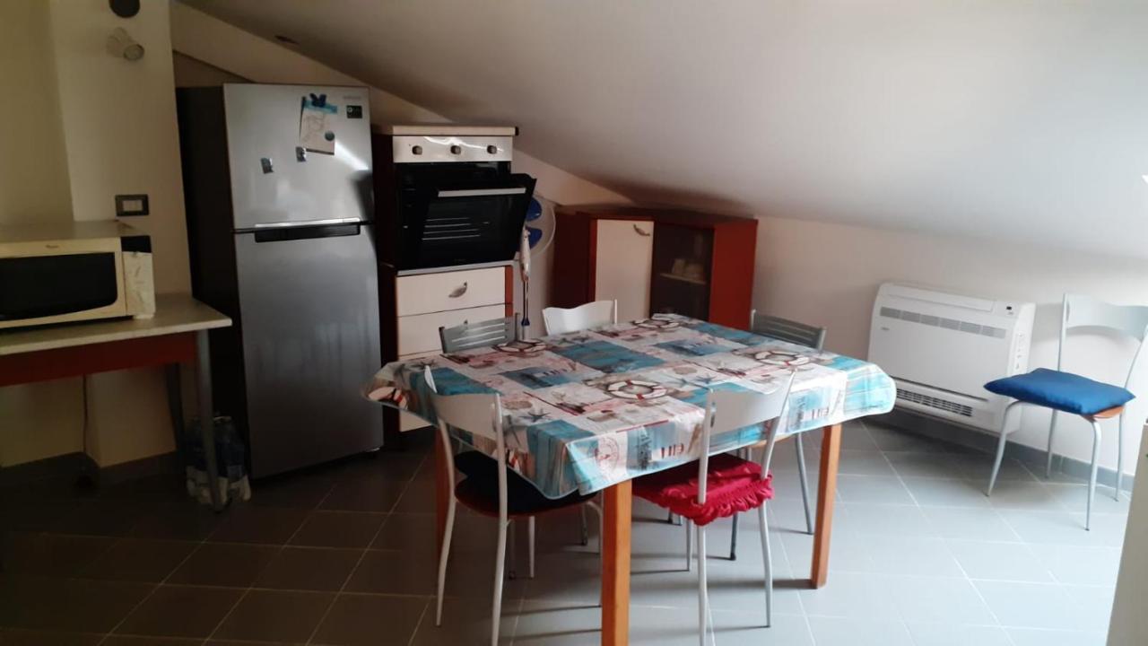 Appartamento Per Vacanze E Brevi Periodi Iun Q2474 오리스타노 외부 사진